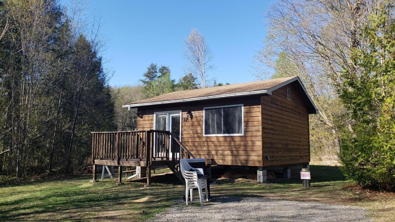 Parkway Cottage Resort And Trading Post Dwight المظهر الخارجي الصورة
