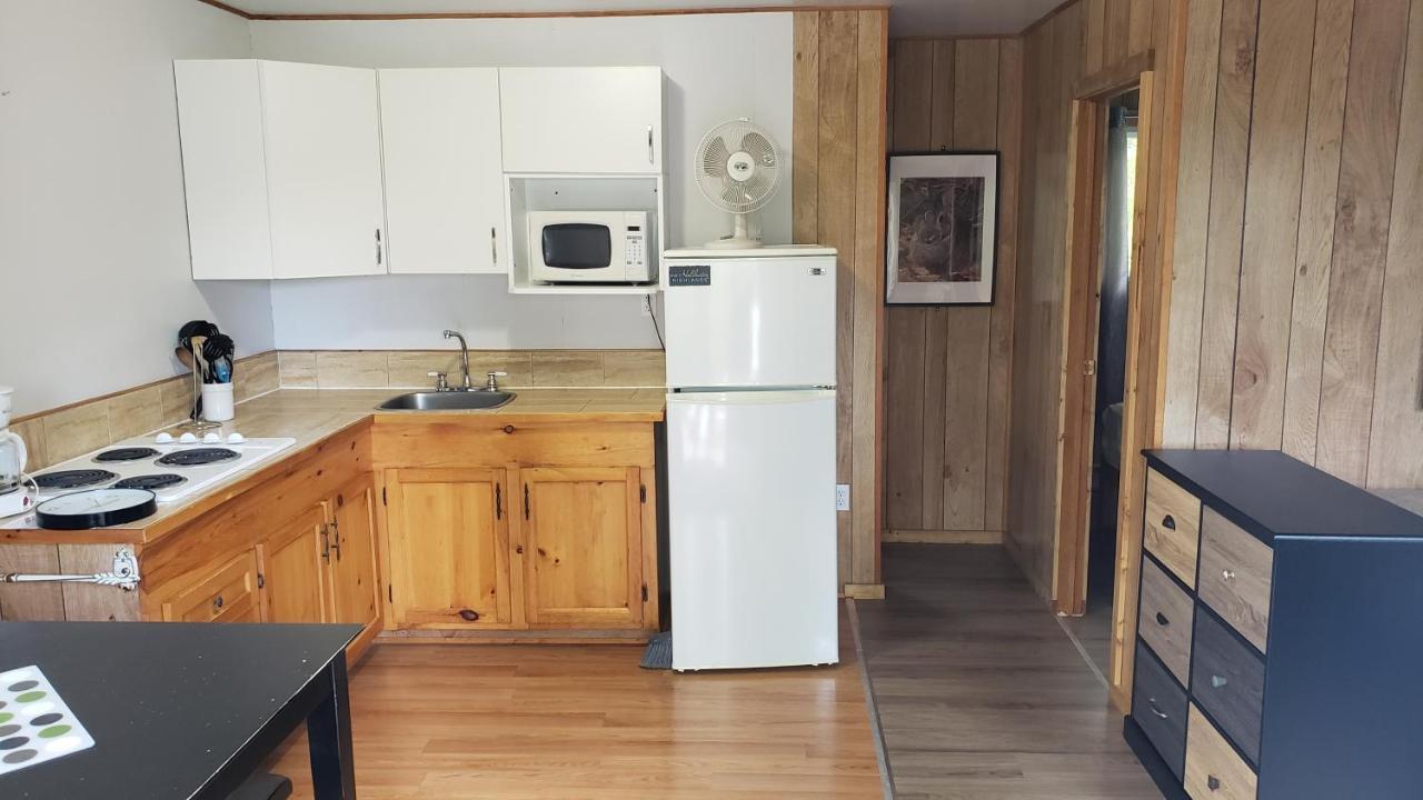 Parkway Cottage Resort And Trading Post Dwight المظهر الخارجي الصورة